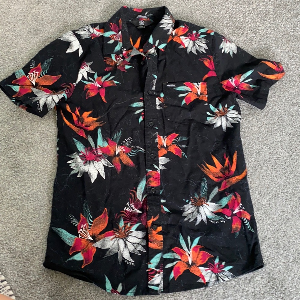 Volcom men’s button up size small